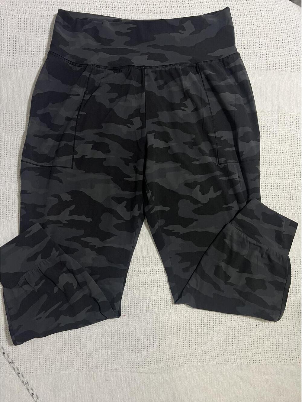 Athleta Salutation Camo Jogger Pants LP